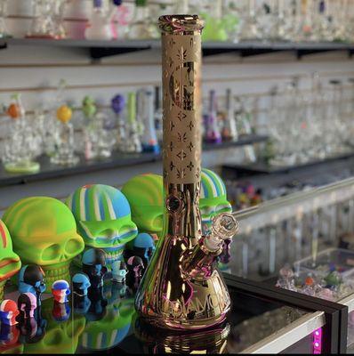 We have a large selection of high quality water bongs, bubblers, hookahs and more.