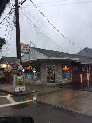 Bridgewater Discount Liquors -- 25 Broad Street / Route 18, Bridgewater             Storefront