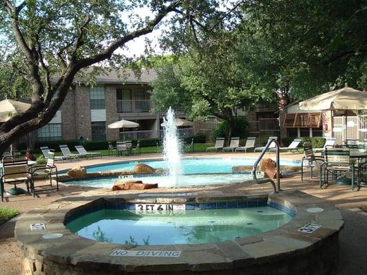 Relaxing pool with heated spa