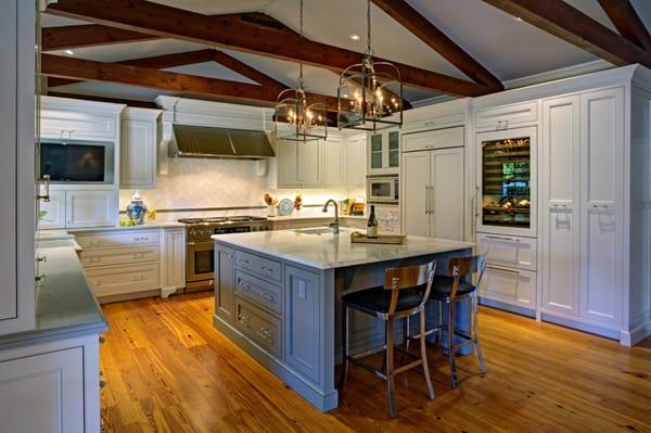 Monticello Park, Traditional Kitchen