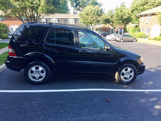 2002 MB ML320 looking showroom new!