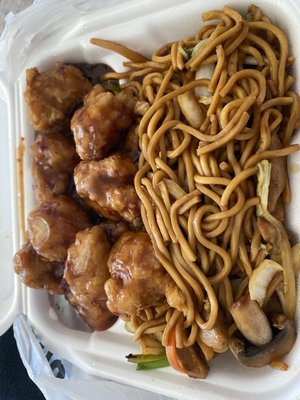 General Tso w/ Chicken Lo Mein (lunch)