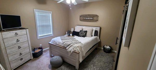 2 bedrooms (Will fit queen size bed)