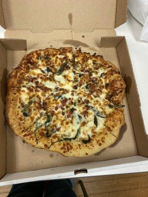 12" bacon and spinach alfredo pizza