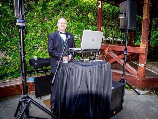 Emcee/DJ Brad Tucker!