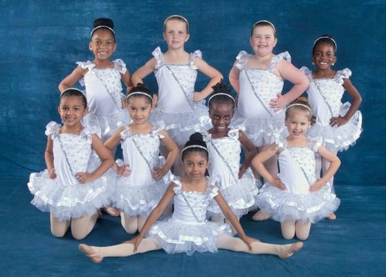 Kindergarten Ballet - more cuties!