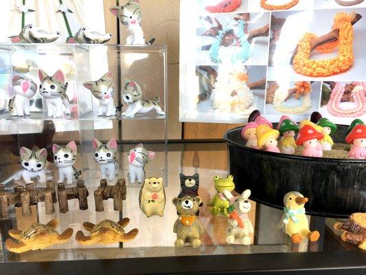 More cute miniature figurines!