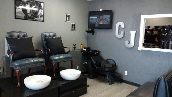 CJ'S Off The Top Gentlemen's Barber Shop