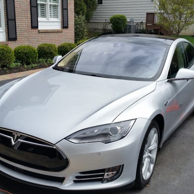 Tesla Model S
Wash and Wax