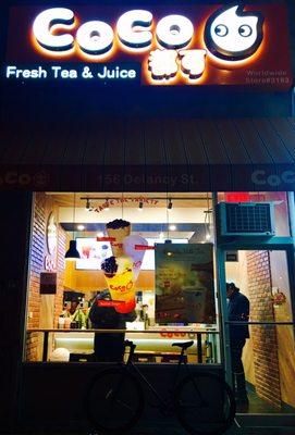 Storefront. Bubble Tea.