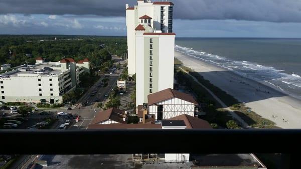 City views and beach views from Unit 1504. You can see the city lights at night and watch the sun rise over the ocean in the morning