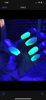 GLOW IN THE DARK SET. Great for the club or any occasion with uv lights!