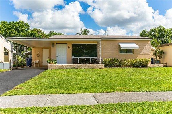 FOR SALE! 2/1 + Den in Miramar