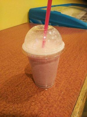 A strawberry and banana licuado.