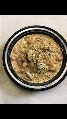 Cajun House Pasta
Cajun Alfredo Sauce, Shrimp, Chicken Mush rooms , White onions.