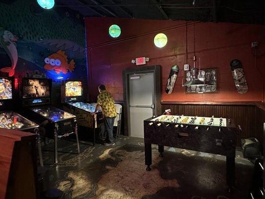 Pinball games & fooseball table