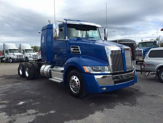 Tracey's Road Equipment tractor detailed before going to it's new owner at Terpening Trucking.