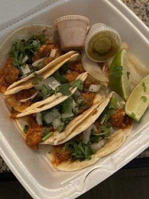 Bland pastor tacos