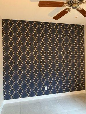 Bright wallpaper installation (wallcovering) job