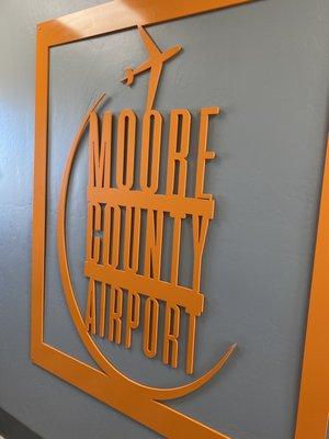 Moore County Airport (DUX)