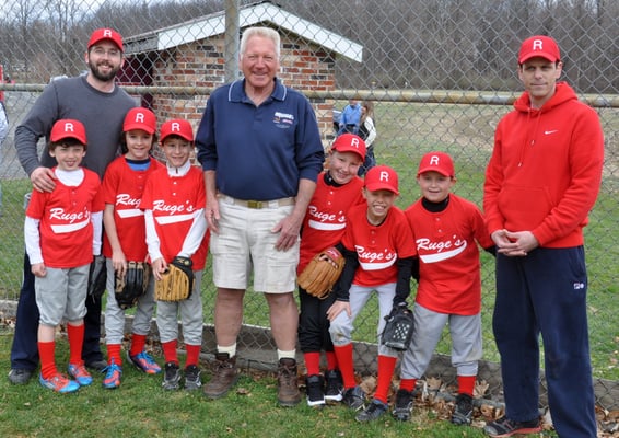 Lewis and the Ruge's Little League team