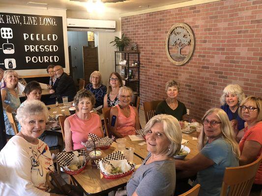 The girls having lunch after class.