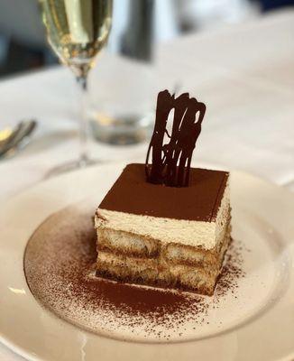 Tiramisu and champagne