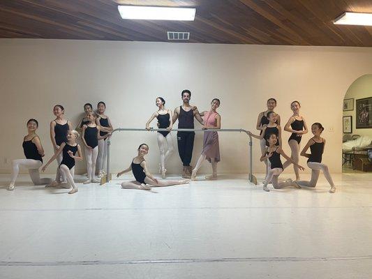 Cast of Palos Verdes Ballet's summer intensive performance!