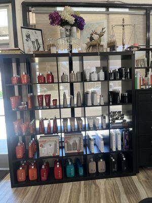 Looking for amazing staying products to sustain your cut, color and style? Seven haircare for all your needs!