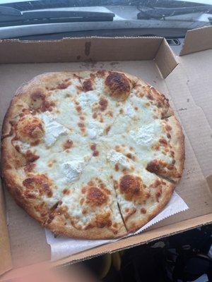 Ricotta cheese pizza