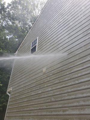 Dirty vinyl siding, about to get soft washed