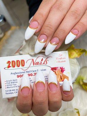 2000 Nails