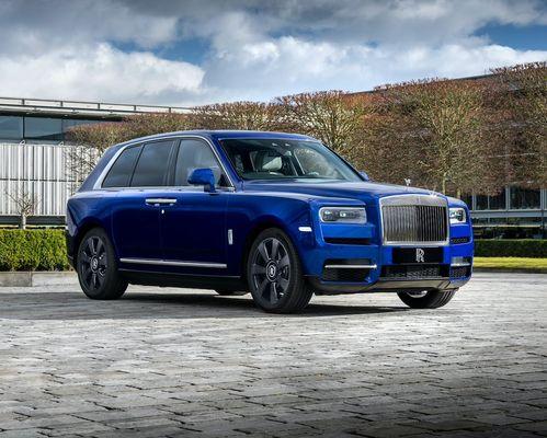 Rolls Royce Cullinan is available for daily rental, please call to make reservation 4044323113