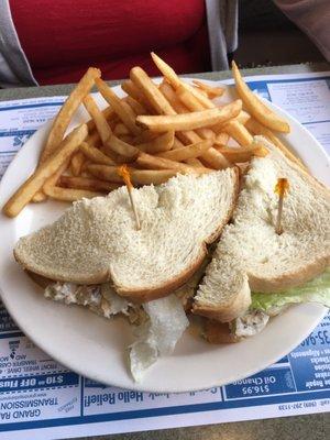 Chicken salad Sandwhich on white