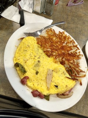 Denver omelette with hash browns. Pretty good.