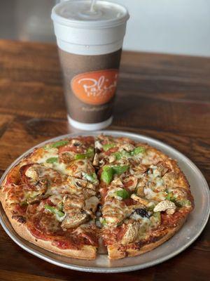 Lunch special pizza 8 inch pepperoni, green bell peppers and mushrooms and medium drink