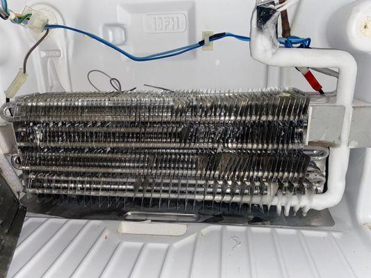 Evaporator coil assembly for LG refrigerator