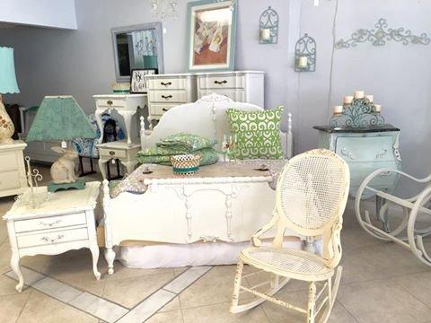 Dreamy vintage bedroom set