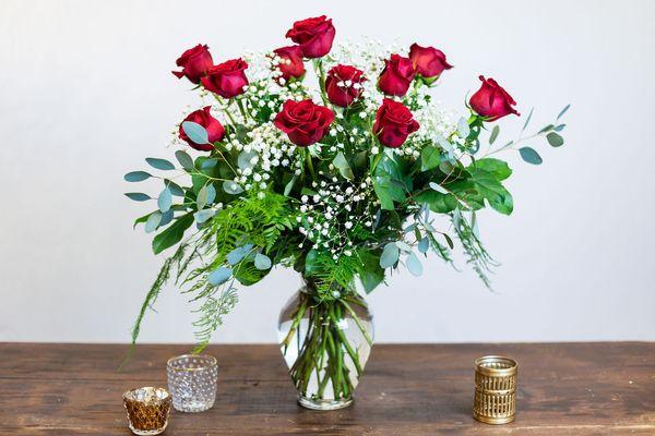 VALENTINE'S DAY! Order this arrangement online at shopflowers.thefuchsiapeo­ny.com/valentine-s-day-flowers.html Photo: Ridgelight Studio