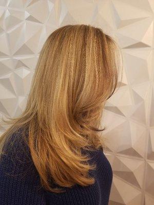 Dimensional Blonde
Long Layers