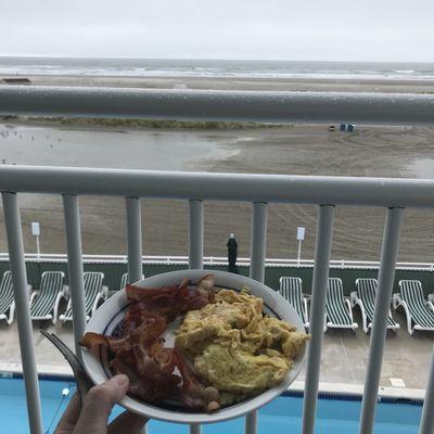 Breakfast by the  sea