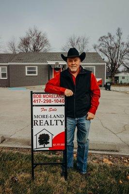 Owner/Agent Bob Moreland