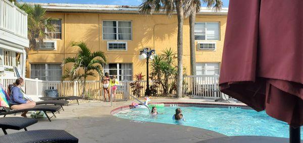 Great little center pool looking out towards the gulf.