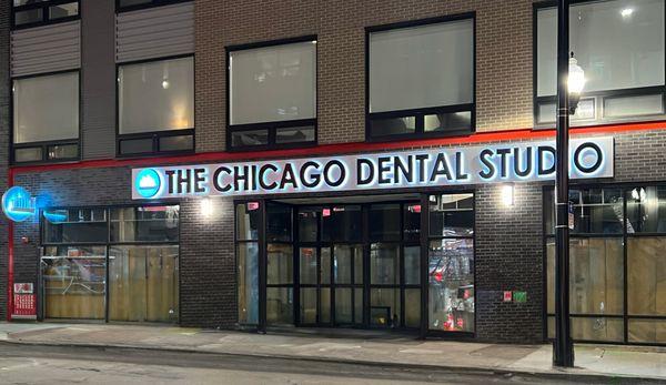 Building front of Chicago Dental Studio, Lakeview