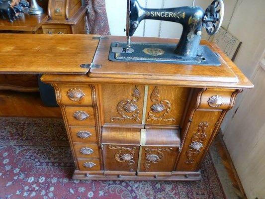 1907 Singer Parlor Sewing Machine