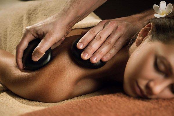 Swedish Massage includes FREE Hot Stones Therapy !