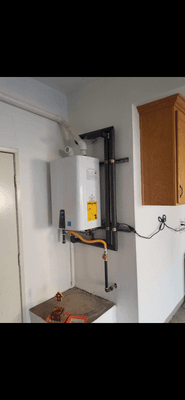 TANKLESS WATER HEATER INSTALL NAVIEN
 #HOTWATER
 #EMERGENCYPLUMING
 #NOHOTWATER
 #PLUMBERNEARME