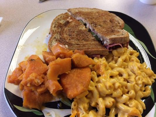 Ruben w/ macaroni and sweet potatoes