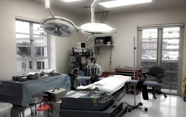 The OR at Summit where Dr Tehrani works