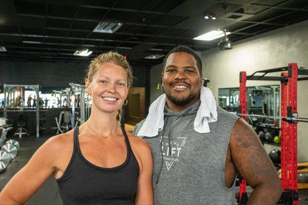 Hannah Edison was born in Bend, OR and played collegiate. Cornelius Edison played in the NFL for 4 years. Together they own Lift Fitness!